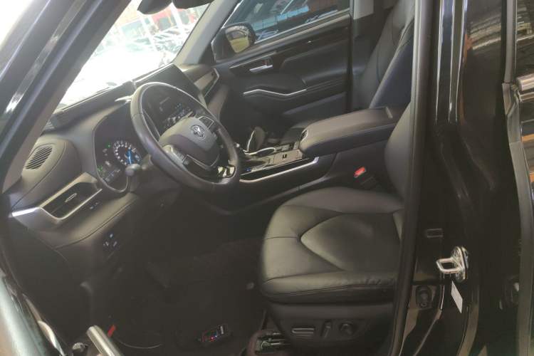 Used Toyota Highlander 2022 Dual-Engine 2.5L Two-Wheel Drive Prestige Edition 7-Seater
