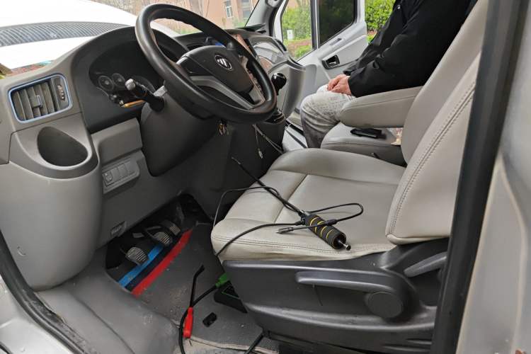 Used Foton Toano 2017 2.5T Rear Dual-Tire Commercial Version Long Wheelbase 4J25TC3 Left Front Seat