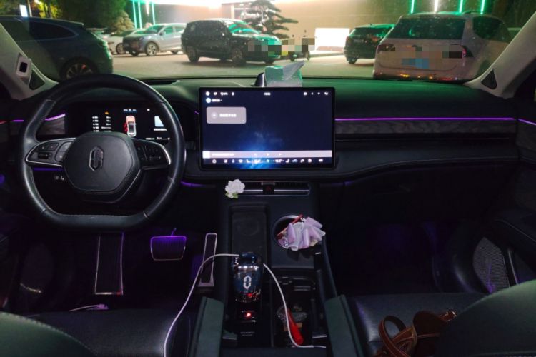 Used Hima AITO M5 2022 Range-Extended Rear-Drive Standard Version Center Console