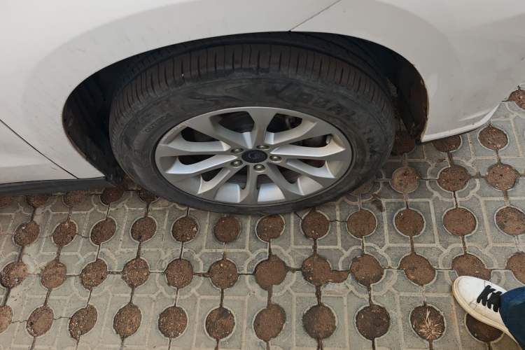 Used Haval H2 2017 Red-Label 1.5T Manual Two-Wheel Drive Luxury Model