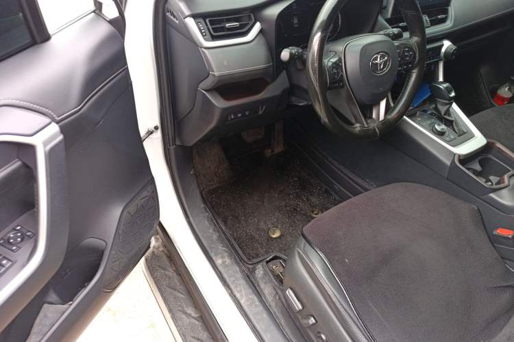 Used Toyota RAV4 2021 2.0L CVT Four-Wheel Drive Premium Edition