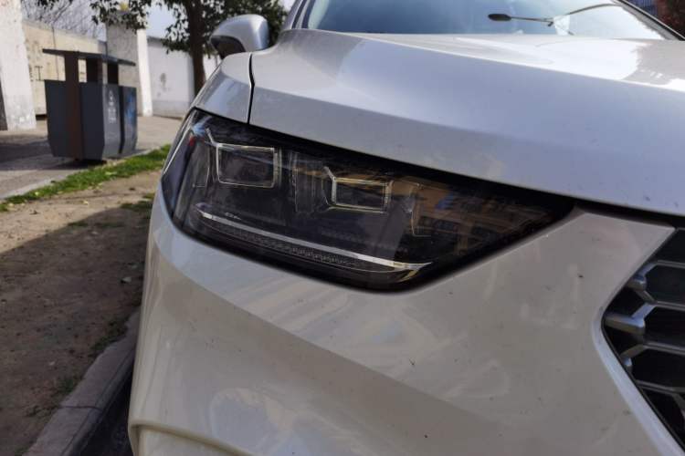 Used Wey VV5 2021 1.5T Two-Wheel Drive Smart Pioneer
