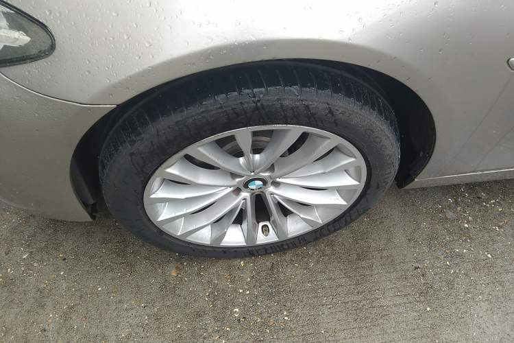 Used BMW 5 Series 2014 520Li Elegant Model Left Front Wheel Hub