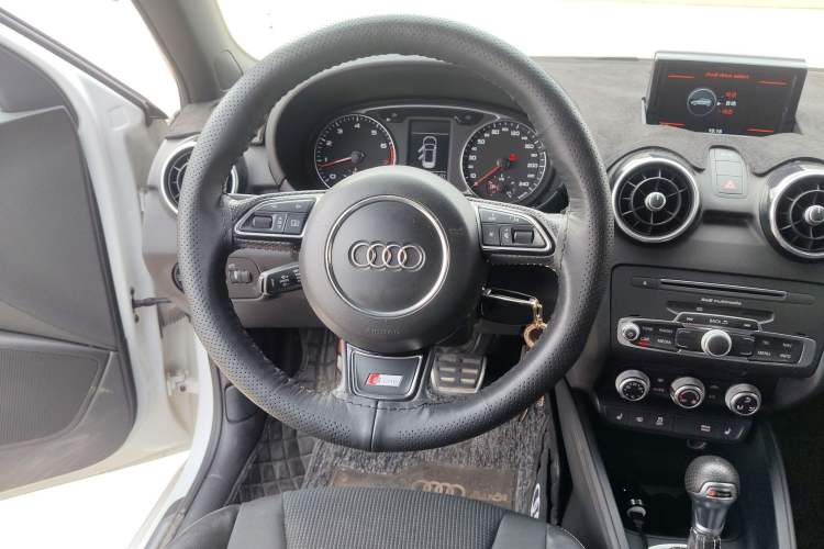 Used Audi A1 2018 30 TFSI Limited Edition Collector's Model Steering Wheel