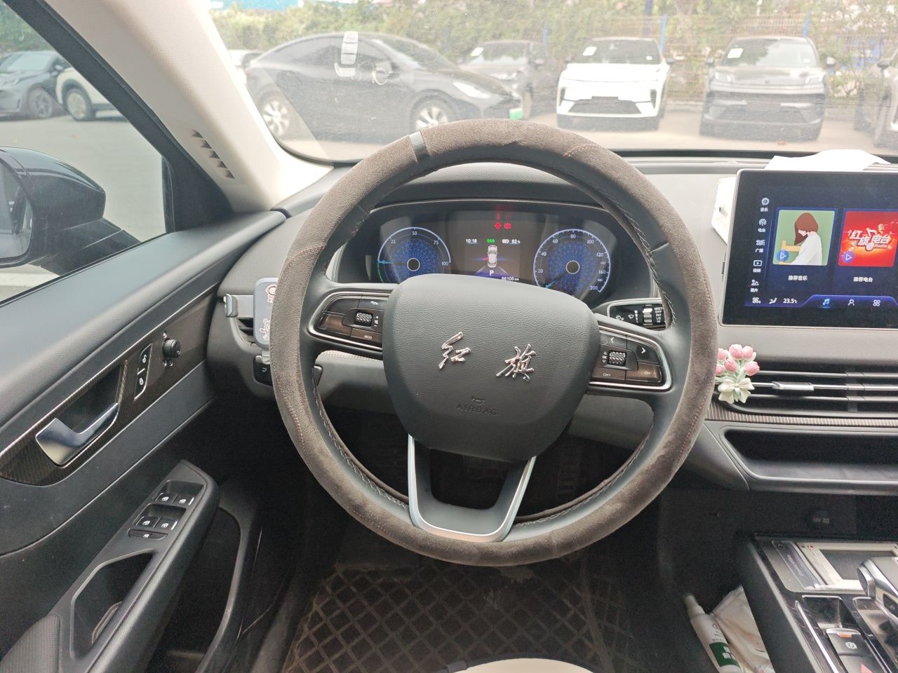 Hongqi E-QM5 2023 Revised Version Basic Travel Edition — снимка 9