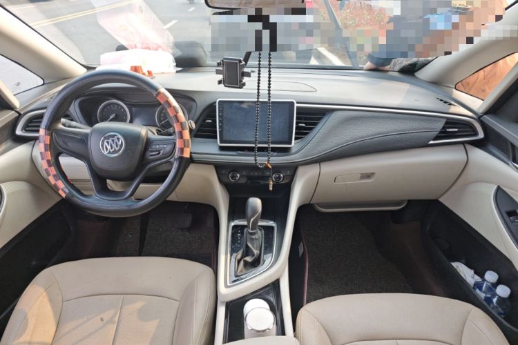 Used Buick GL6 2018 18T 6-Seater Elite Model Center Console