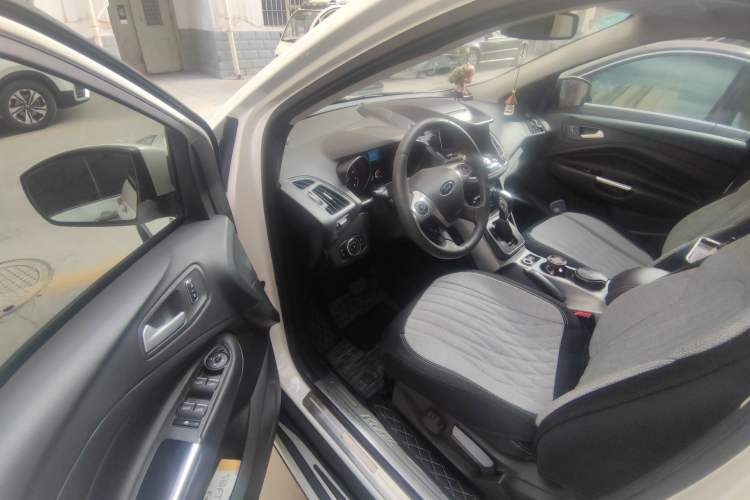 Used Ford Kuga 2016 ZhiXing Limited Edition 1.5L GTDi Two-Wheel Drive Fashion Model Driver Seat