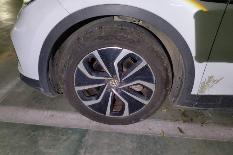 Used Volkswagen ID.4 X 2023 Pure Smart Edition Left Front Wheel Hub