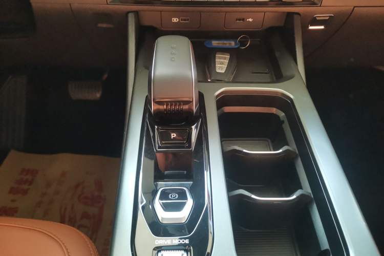 Used Geely Auto Haoyue L 2024 2.0T DCT Flagship Version
