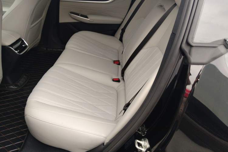 Used CHANGAN NEVO A07 2025 Pure Electric "True Fragrance" Edition 625 Flagship Model Left Rear Seat