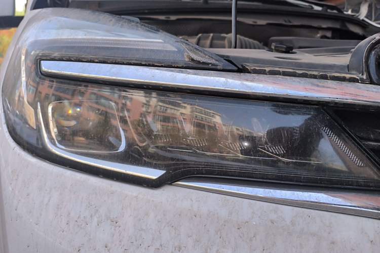 Used Buick GL8 2021 Land Cruiser Executive Class 652T Smart Luxury Model Right Front Headlight