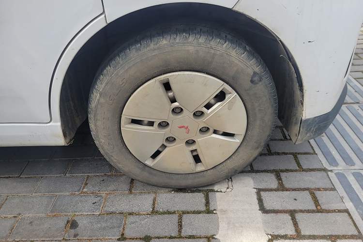 Used Wuling Yangguang 2024 300km Comfort Version with Sealed Windows 60kW
