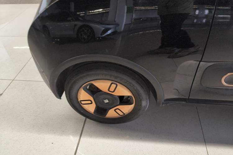 Used Baojun KiWi EV 2021 Artist Model Lithium Iron Phosphate
