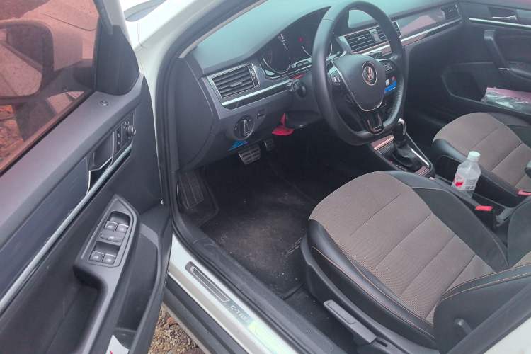 Used Volkswagen C-TREK 2018 230TSI DSG Comfort Model
