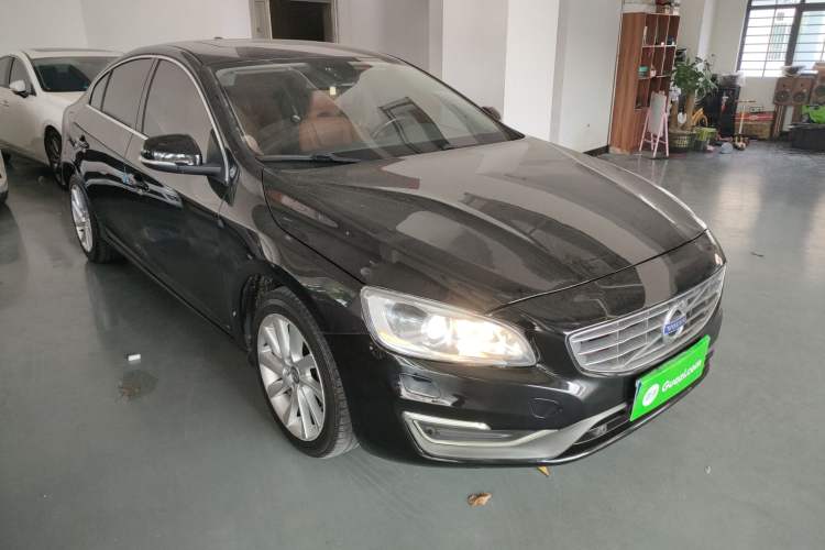 Used Volvo S60 2014 S60L 2.0T Zhiyuan Edition

