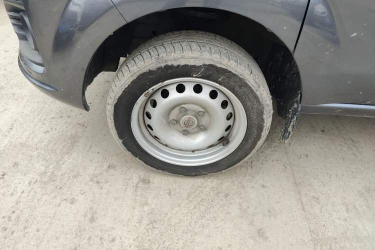 Used Jinbei Gold Hiace M Classic 2024 1.5L Engineering Lion Passenger Vehicle 6 Seats Exterior 3