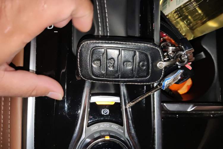 Used CHANGAN CS95 2021 2.0T Four-Wheel Drive Luxury Version
