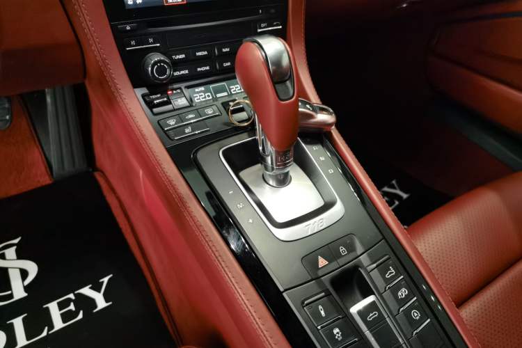 Used Porsche 718 2021 Spyder 2.0T Gear Lever