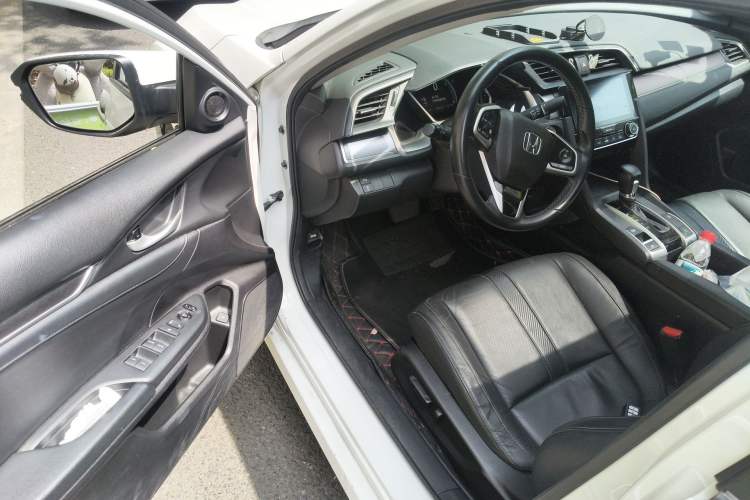 Used Honda Civic 2016 220TURBO CVT Prestige Edition
