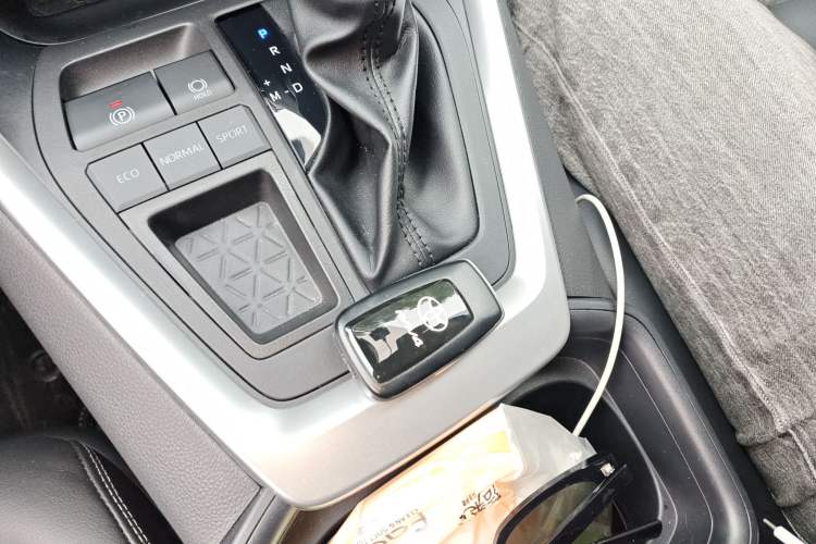 Used Toyota RAV4 2023 2.0L CVT Two-Wheel Drive Fashion Plus Edition
