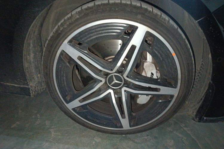 Used Mercedes-Benz A AMG 2024 Facelift AMG A 35 L 4MATIC Right Front Wheel Hub