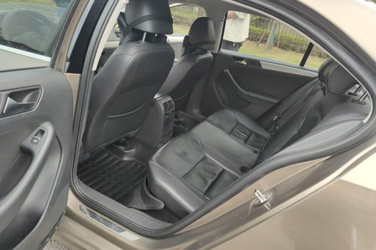 Used Volkswagen Sagitar 2014 Revised Version 1.6L Manual Comfort Edition