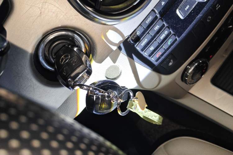 Used Mercedes-Benz GLK-Class 2013 GLK 300 4MATIC Dynamic Sunroof Model Vehicle Key