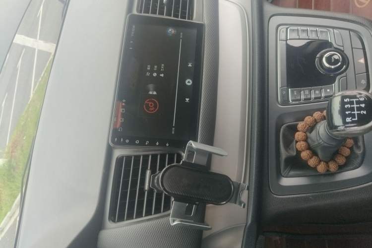 Used SAIC MAXUS G10 2023 2.0T Manual Multi-Function Version Diesel 7 Seats
