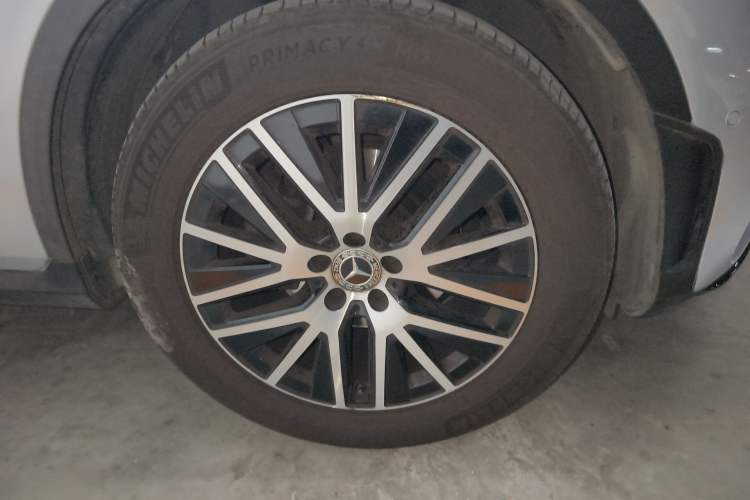 Used Mercedes-Benz GLC Coupe 2023 GLC 260 4MATIC Coupe SUV Right Front Wheel Hub