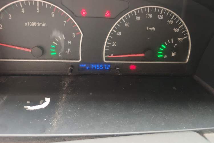 Used Dongfeng Shuaike 2011 1.5L Manual Standard Model 7 Seats China IV Standard
