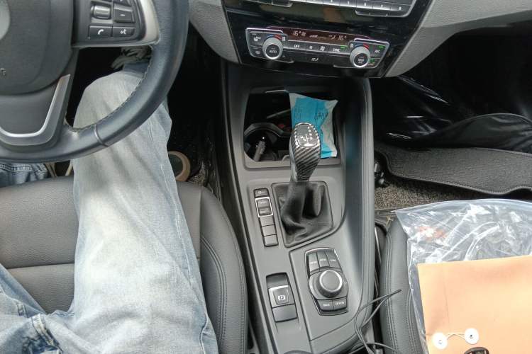 Used BMW X1 2019 sDrive20Li Leading Model Gear Lever
