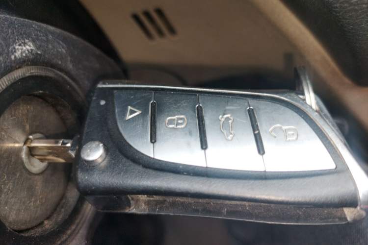 Used GAC Trumpchi GA5 2011 2.0L Manual Elite Edition
