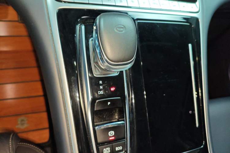 Used GAC Trumpchi M8 2021 Master Series 390T Ultimate Edition Gear Lever