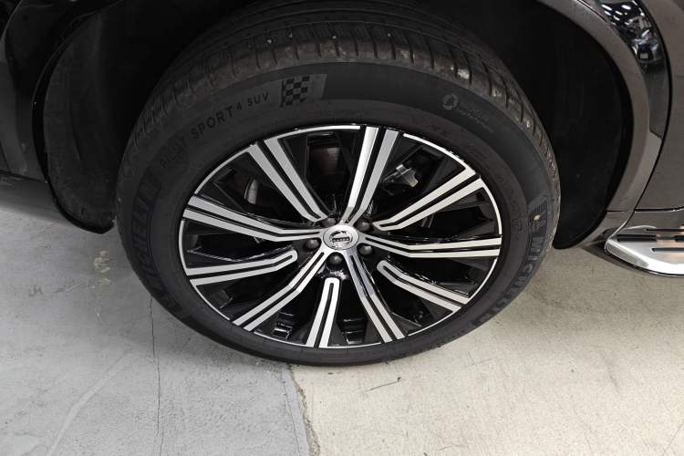 Used Volvo XC90 2023 B5 SmartDrive Luxury Edition 5 Seats