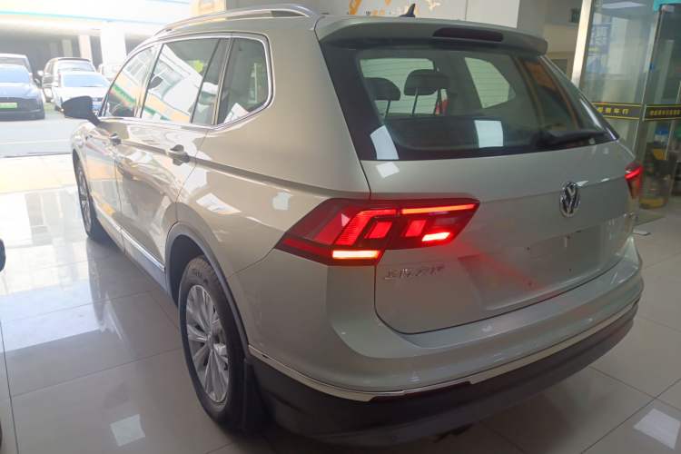 Used Volkswagen Tiguan L 2017 330TSI Automatic Two-Wheel Drive Luxury Edition