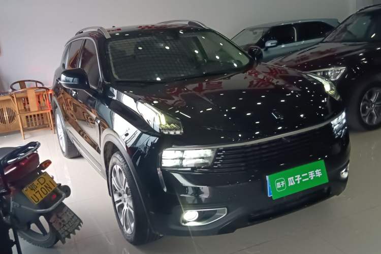 Used Lynk & Co 01 2019 2.0T Two-Wheel-Drive Pro Version China VI Standard Front Right 45 Deg