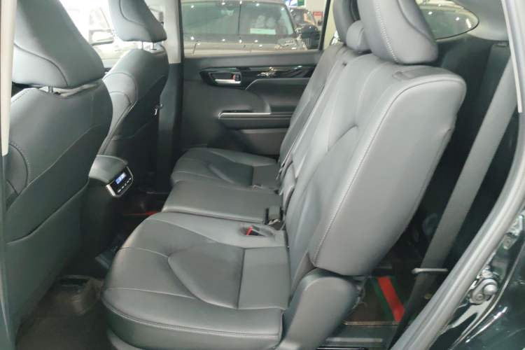 Used Toyota Highlander 2023 2.5L Smart Electric Hybrid Dual-Engine Four-Wheel Drive Prestige Version – 7 Seats Left Rear Seat