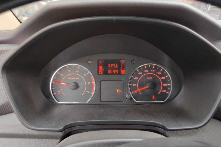 Used Wuling Hongguang V 2022 1.5L Jingqu Version Hydraulic Power Steering LAR