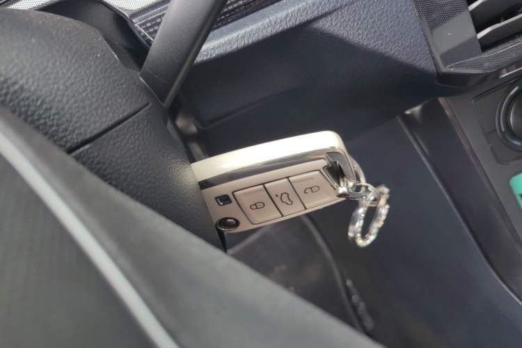 Used Volkswagen Lavida 2025 New Sharp 1.5L Outstanding New Edition Vehicle Key