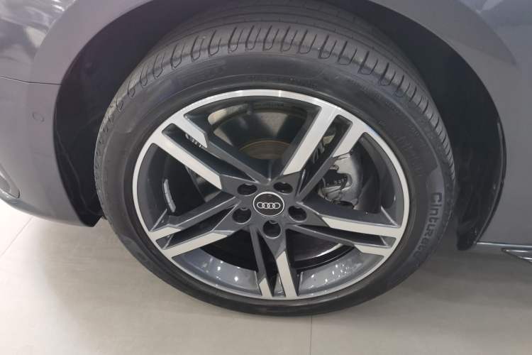 Used Audi A4L 2022 40 TFSI Luxury Dynamic Model
