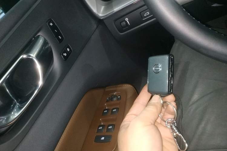 Used Volvo XC60 2022 B5 4x4 Zhiyi Luxury Edition