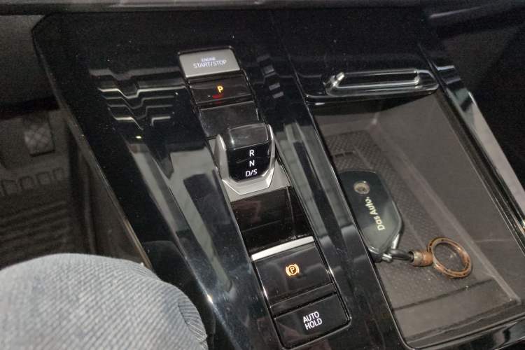 Used Volkswagen Talagon 2023 Facelift 380TSI All-Wheel-Drive Luxury Jiajing Pro 6-Seater Gear Lever