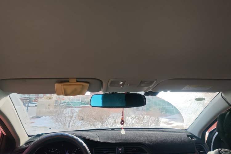 Used Kia KX Cross 2017 1.4L MT GLS
