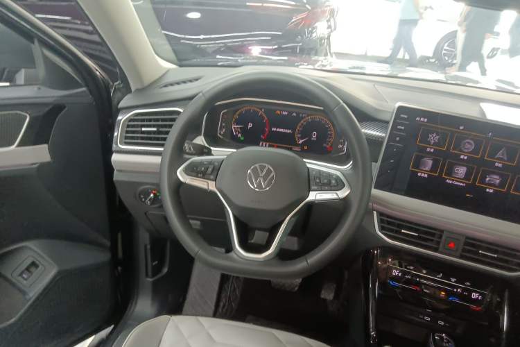 Used Volkswagen Tayron 2023 330TSI Two-Wheel-Drive Luxury Plus Advanced Version
