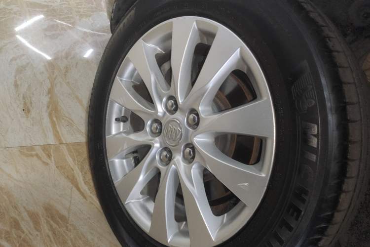 Used Buick LaCrosse 2013 2.4L SIDI Leading Comfort Version
