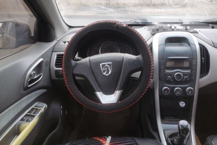 Used Baojun 630 2011 1.5L manual Comfort trim level