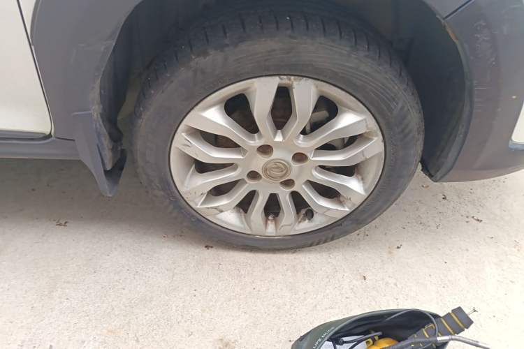 Used Dongfeng Aeolus AX3 2016 1.5L Manual Shangkue Model Right Front Wheel Hub