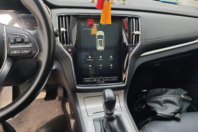 Used Roewe RX5 New Energy 2017 eRX5 50T Hybrid Connected Prestige Flagship Edition Audio And AC Panel