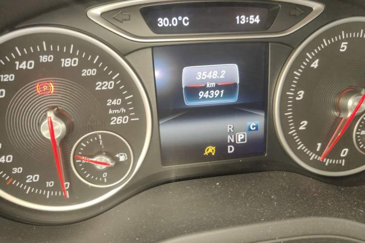 Used Mercedes-Benz B-Class 2017 B 200 Fashion Model Odometer Close Up