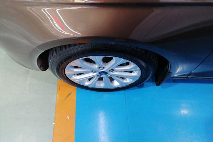 Used Ford Escort 2015 1.5L Automatic Fashion Model